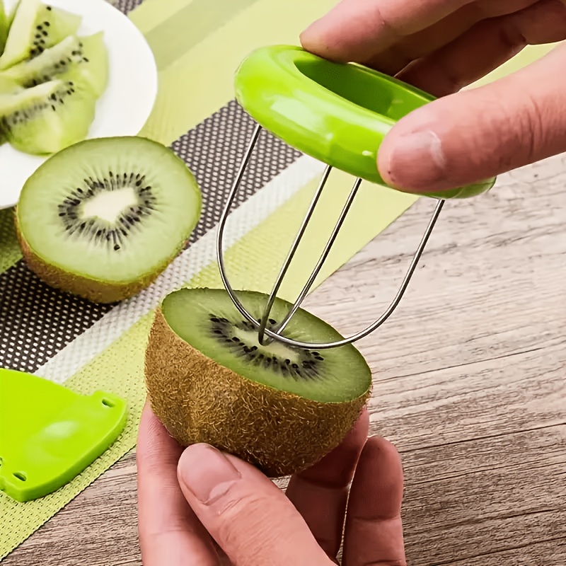 Two creative kiwi peelers with - Camp Cooking Set recensie en prijs
